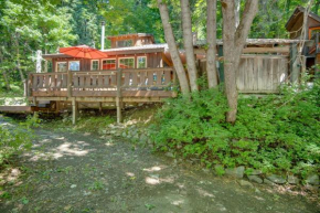 Leavenworth Cabin with Private Hot Tub!